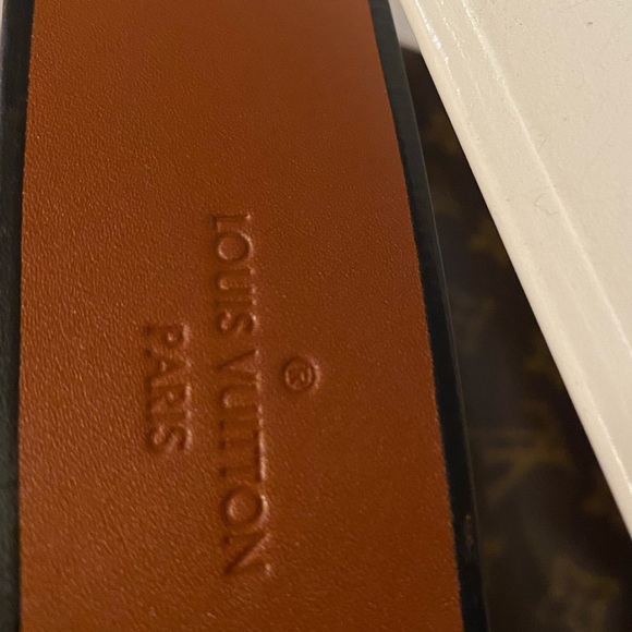 Louis Vuitton Tuileries Hobo - Picture 15 of 16